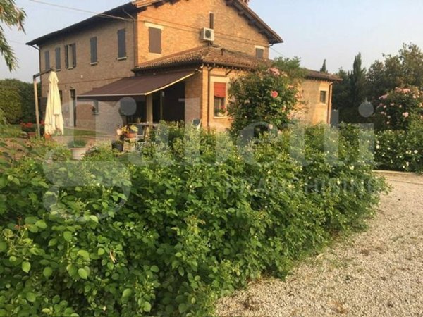 casa indipendente in vendita a Ravenna in zona Santo Stefano