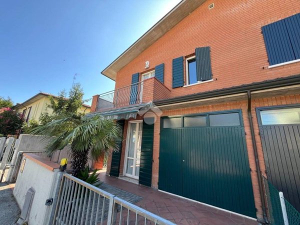 casa indipendente in vendita a Ravenna