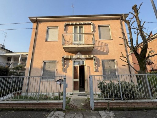 casa indipendente in vendita a Ravenna in zona Centro Storico