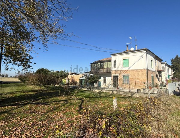 casa indipendente in vendita a Ravenna in zona Coccolia