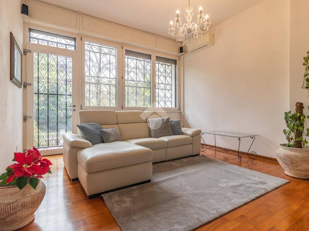 casa indipendente in vendita a Ravenna in zona Centro Storico