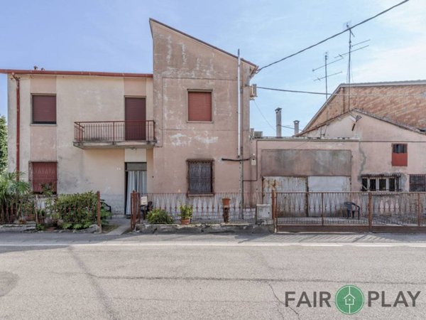 casa indipendente in vendita a Ravenna in zona Ragone