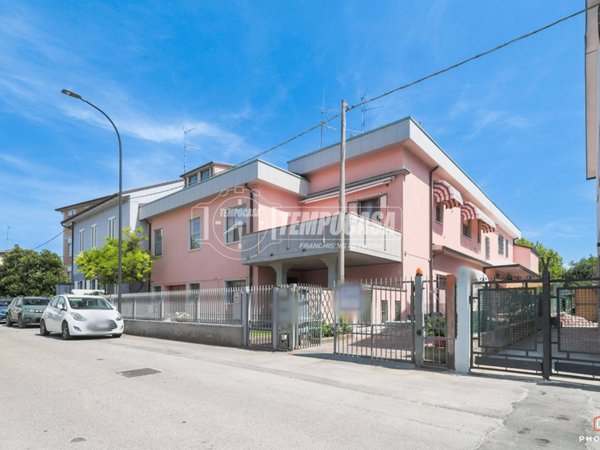 casa indipendente in vendita a Ravenna in zona Borgo Montone
