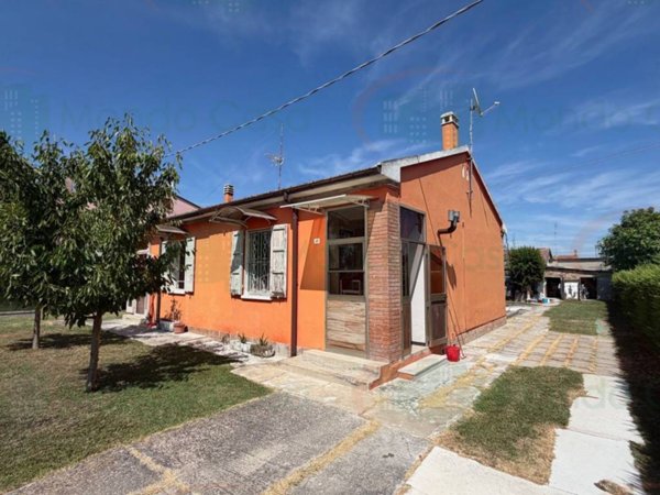 casa indipendente in vendita a Ravenna in zona Mandriole