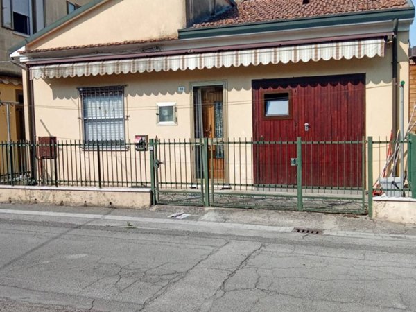 casa indipendente in vendita a Ravenna in zona Borgo Montone