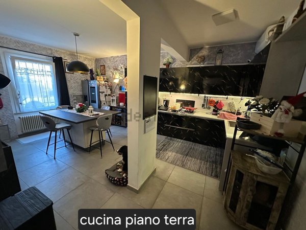 casa indipendente in vendita a Ravenna in zona Centro Storico