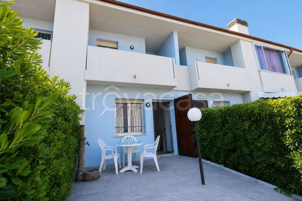 casa indipendente in vendita a Ravenna in zona Lido Adriano