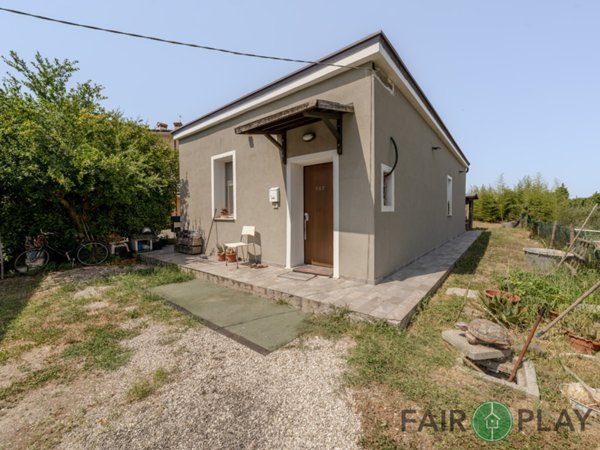 casa indipendente in vendita a Ravenna in zona Ammonite
