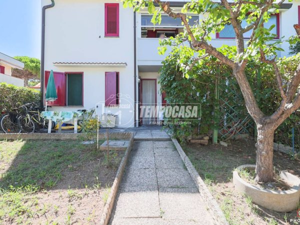 casa indipendente in vendita a Ravenna in zona Lido Adriano