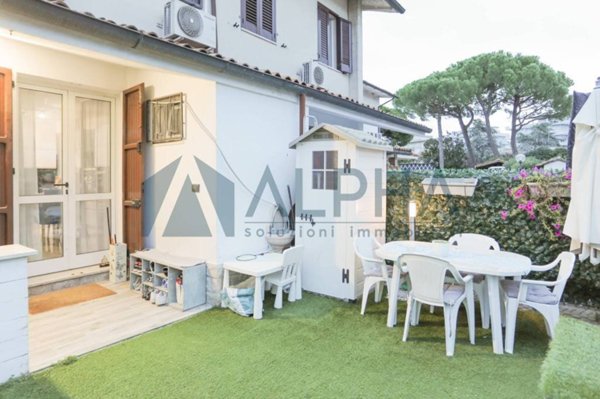 casa indipendente in vendita a Ravenna in zona Lido Adriano