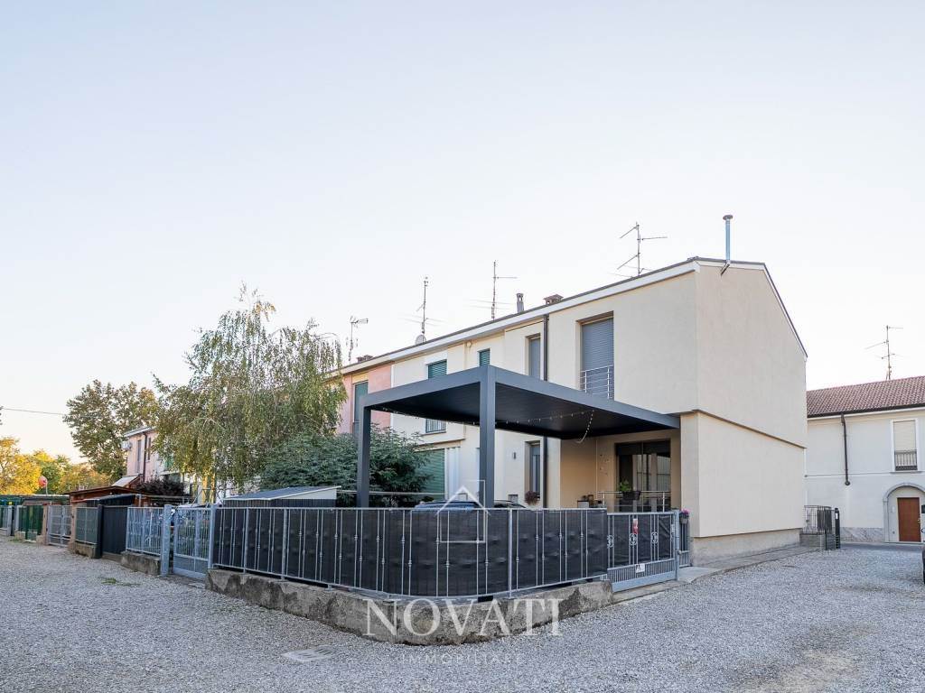 casa indipendente in vendita a Ravenna in zona Castiglione di Ravenna