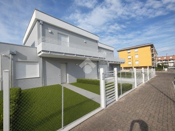 casa indipendente in vendita a Ravenna in zona Borgo Montone