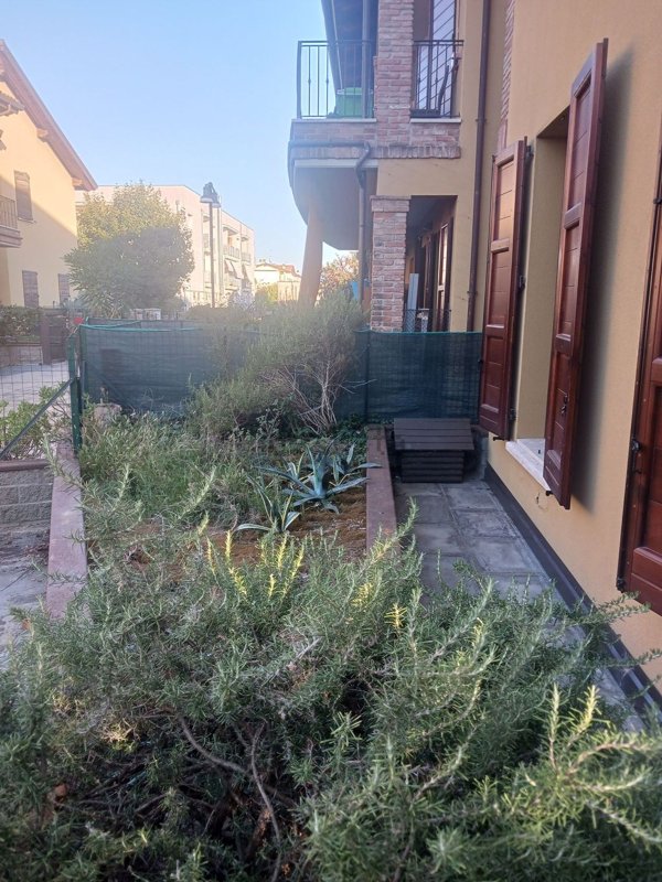 casa indipendente in vendita a Ravenna in zona Mezzano