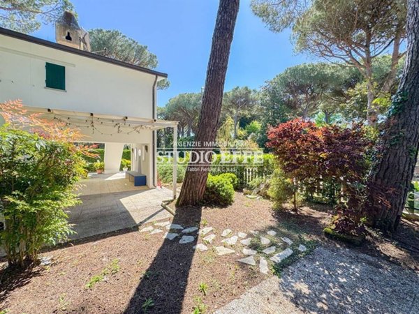 casa indipendente in vendita a Ravenna in zona Marina Romea