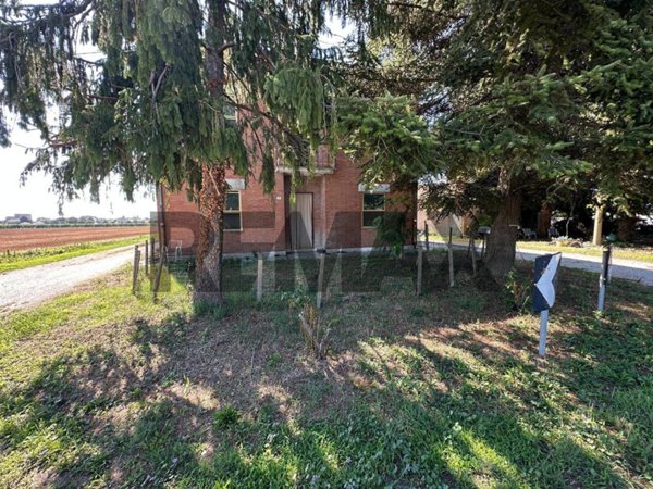 casa indipendente in vendita a Ravenna in zona San Pietro in Vincoli