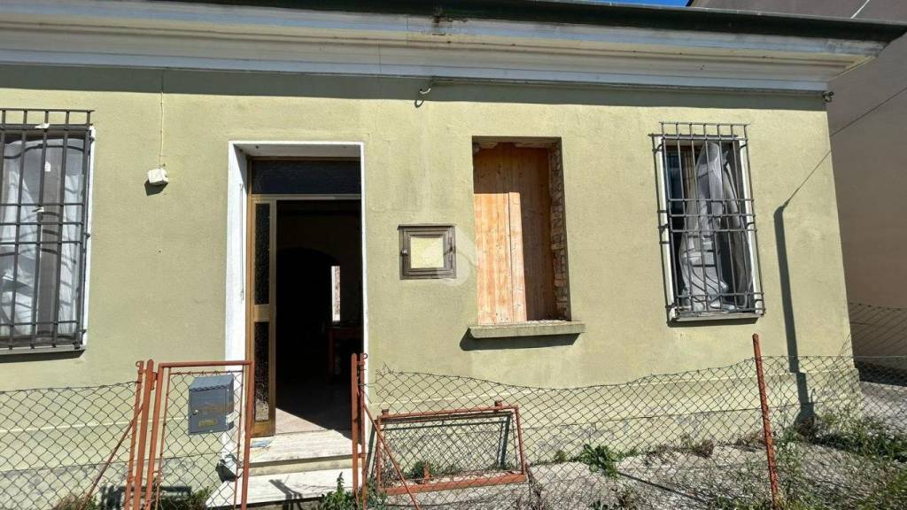 casa indipendente in vendita a Ravenna in zona Santo Stefano