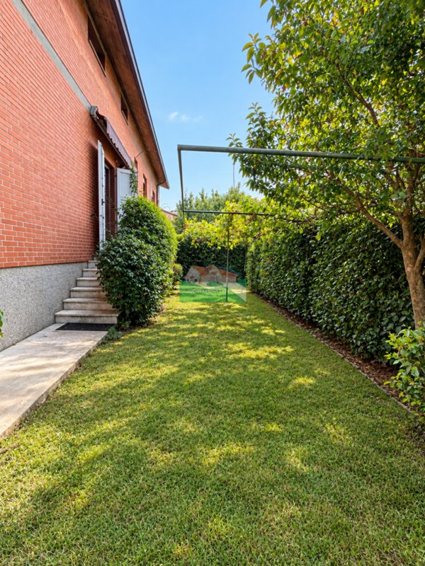 casa indipendente in vendita a Ravenna in zona Centro Storico