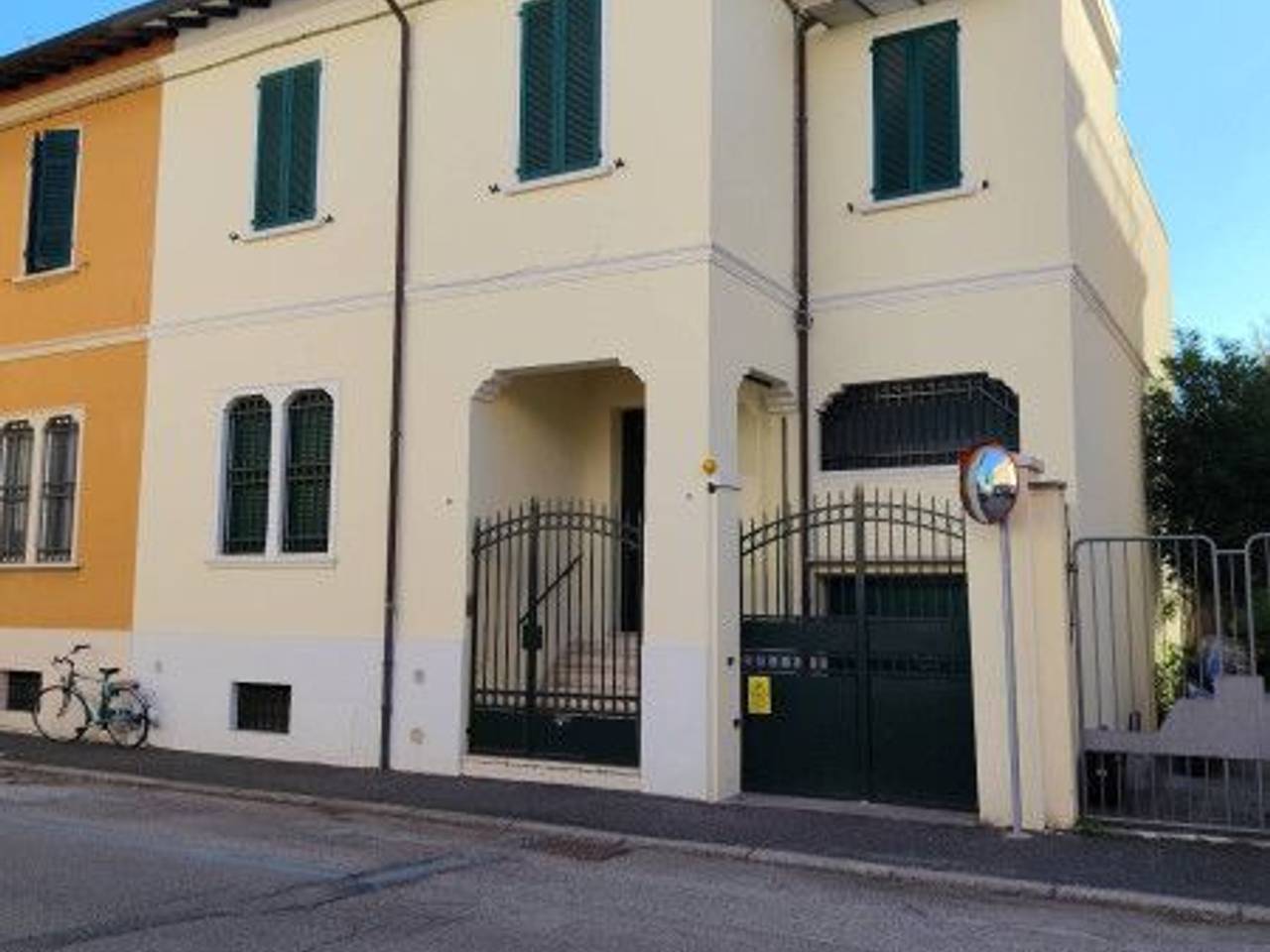 casa indipendente in vendita a Ravenna in zona Centro Storico