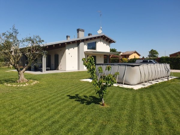 casa indipendente in vendita a Ravenna in zona Savarna / Conventello