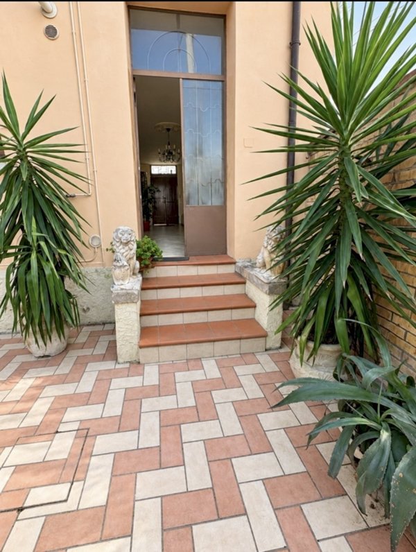 casa indipendente in vendita a Ravenna in zona Centro Storico