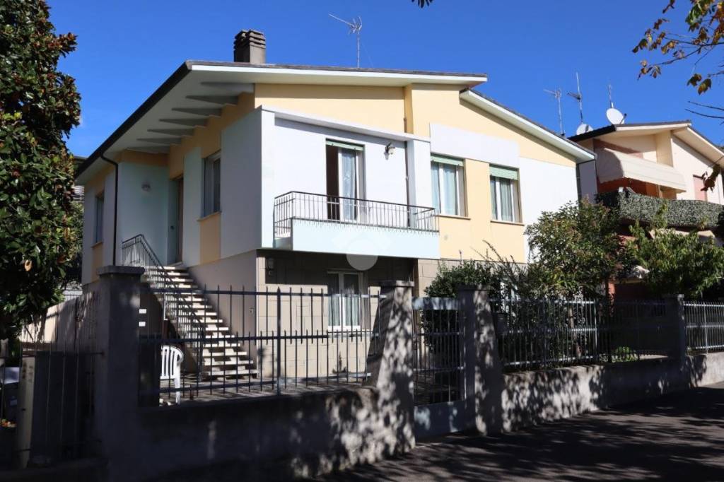 casa indipendente in vendita a Riolo Terme
