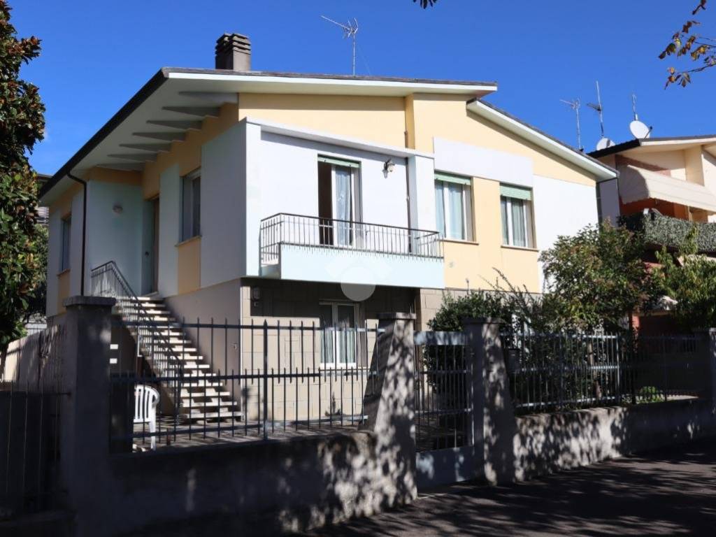 casa indipendente in vendita a Riolo Terme