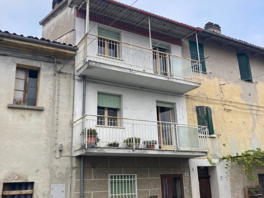 casa indipendente in vendita a Riolo Terme in zona Isola