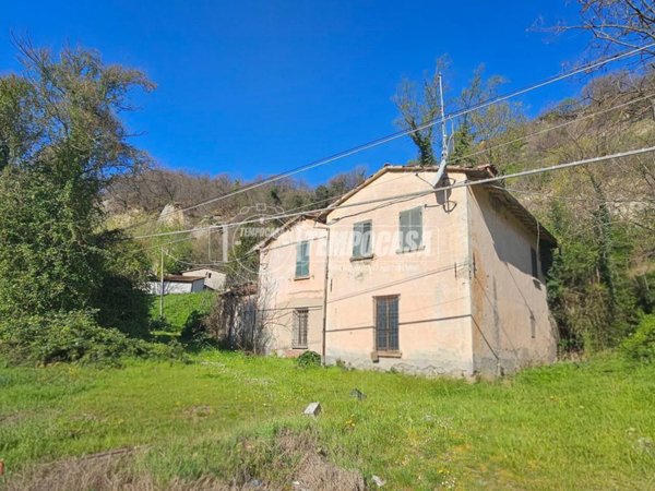 casa indipendente in vendita a Riolo Terme in zona Borgo Rivola