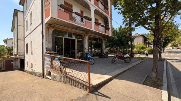 locale commerciale in vendita a Riolo Terme