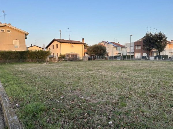 terreno edificabile in vendita a Russi