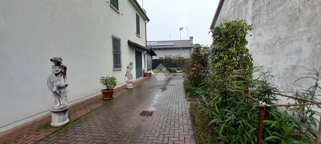 casa indipendente in vendita a Russi