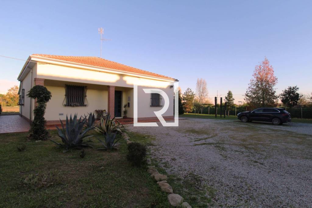 casa indipendente in vendita a Russi