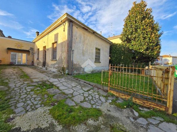 casa indipendente in vendita a Russi