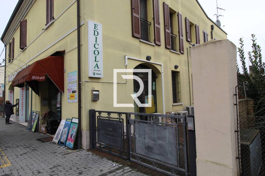 negozio in vendita a Russi