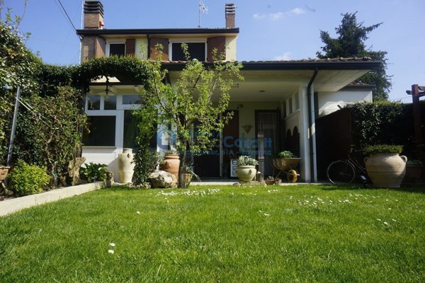 casa semindipendente in vendita a Russi