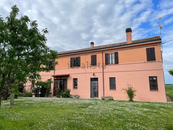 casa indipendente in vendita a Russi