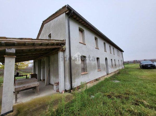 casale in vendita a Russi