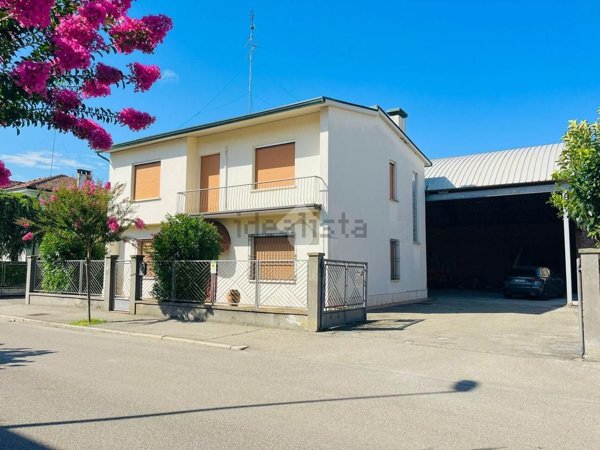 casa indipendente in vendita a Russi