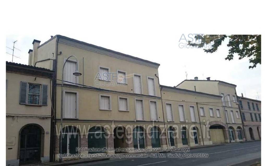 negozio in vendita a Russi