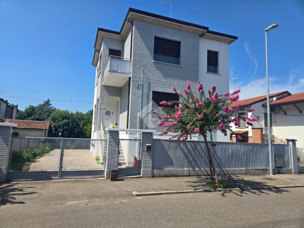 casa indipendente in vendita a Russi