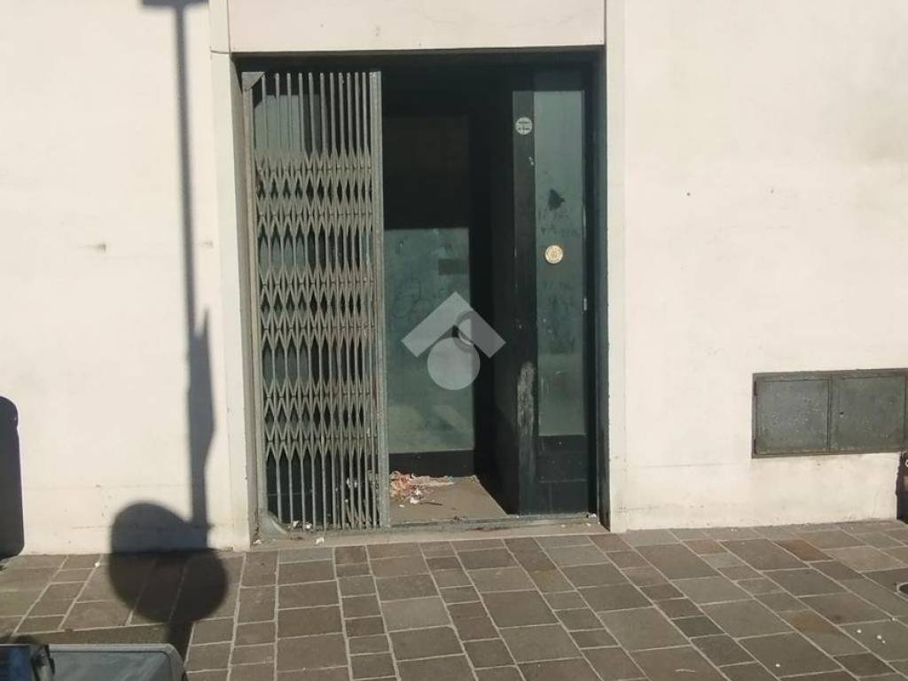 ufficio in vendita a Russi