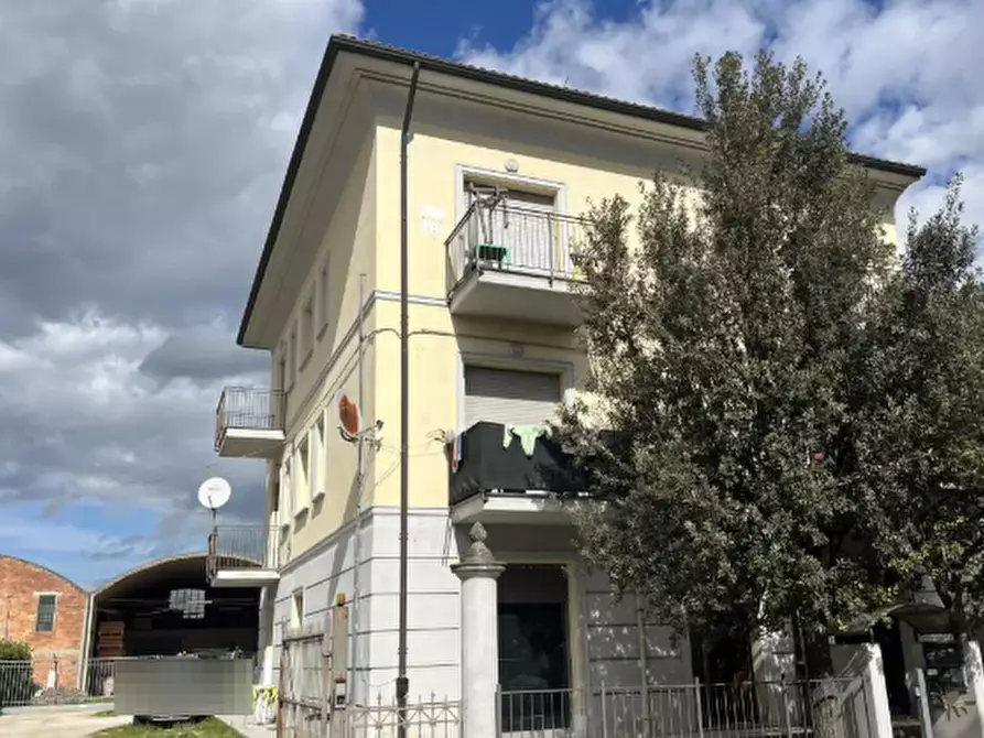 negozio in vendita a Russi