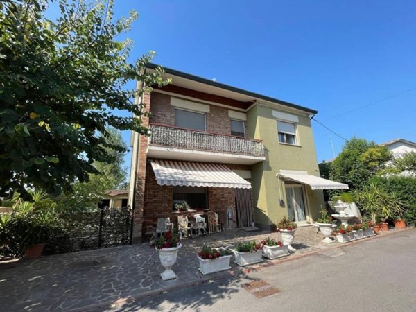 casa indipendente in vendita a Russi