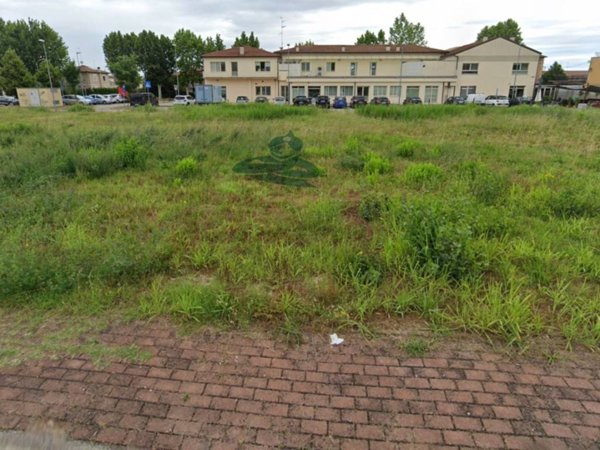 terreno edificabile in vendita a Russi