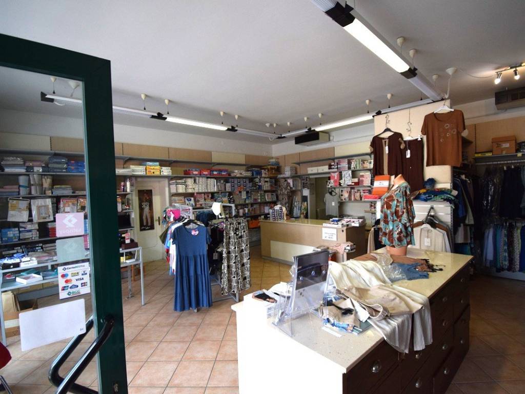 negozio in vendita a Russi