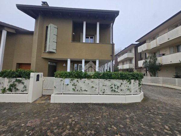 casa indipendente in vendita a Russi