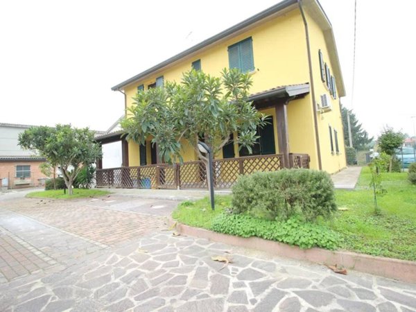 casa indipendente in vendita a Russi