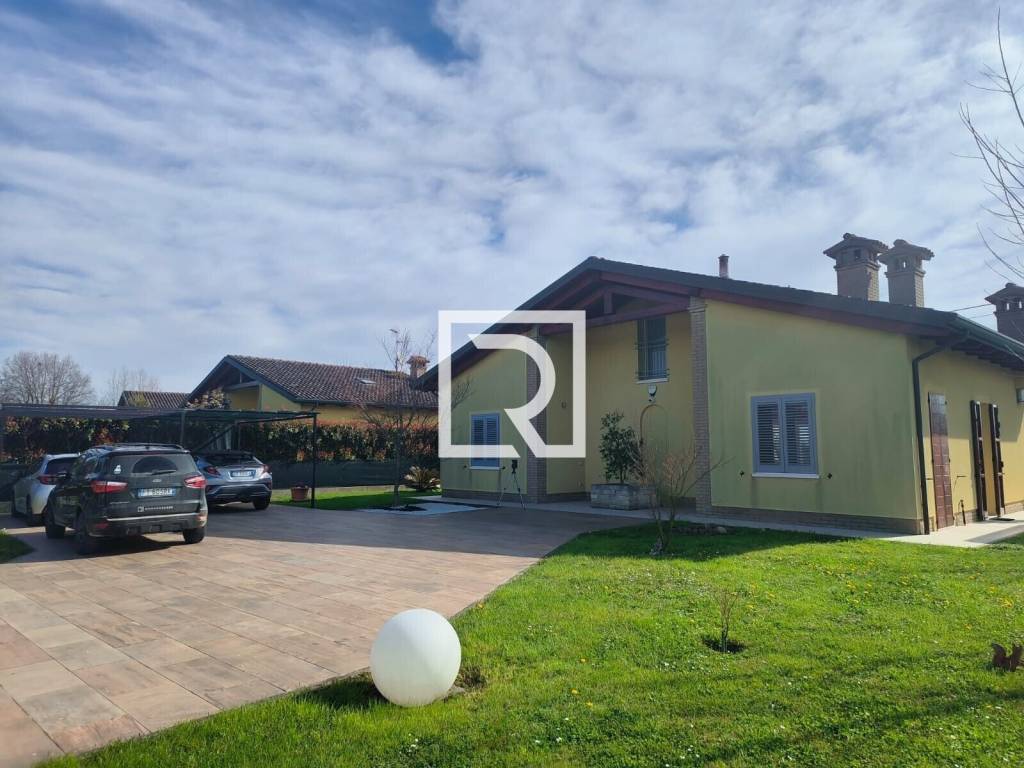 casa indipendente in vendita a Russi