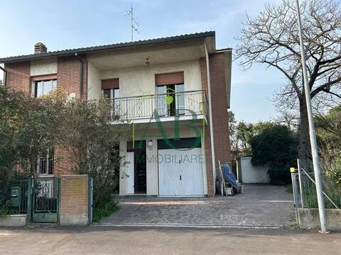 casa indipendente in vendita a Russi