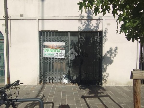 ufficio in vendita a Russi